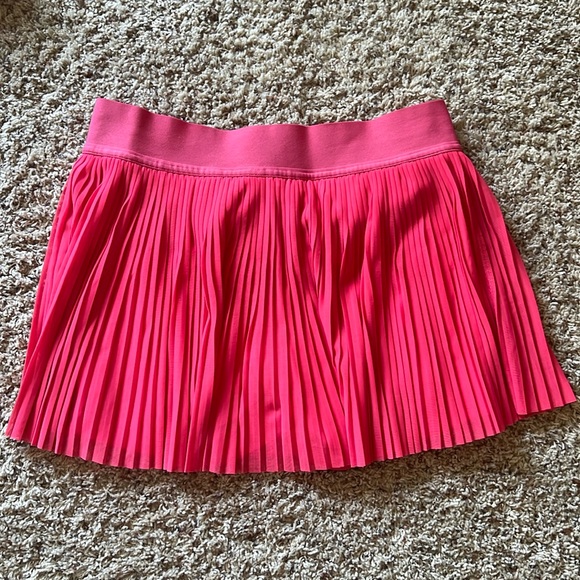 Lululemon varsity high rise pleated tennis skirt. Pink, size 10. - Picture 1 of 3